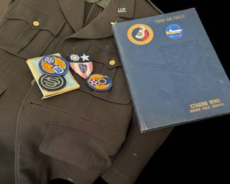 US Airforce uniform, badges and member book
