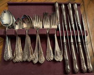 Made in England George Butler
Silver plate
Gadroon pattern