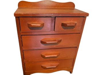 SMALL child’s toy dresser