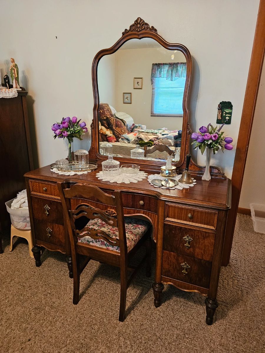 Cait's New Lenox Estate Sale 50 OFF SATURDAY! starts on 6/7/2024