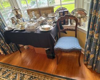 4 antique carved dining chairs - table of silver-plate