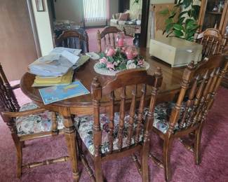 Nice Table and Chairs 