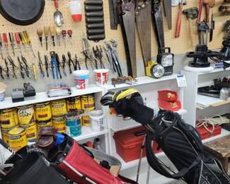 Golf bags & clubs