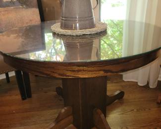 Antique round table