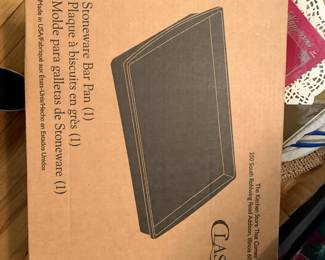 Pampered Chef Stoneware Bar Pan in Box