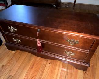 Beautiful vintage Lane cedar chest