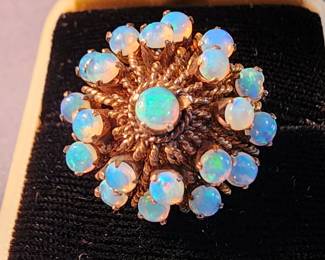 18k Gold and Opal Vintage Ring