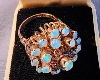 18k Gold and Opal Vintage Ring