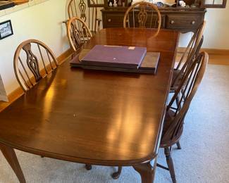 dining table with 6 chairs & table pad