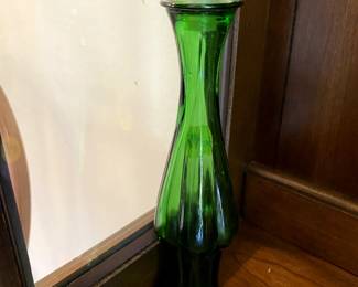 vintage emerald green bud vase