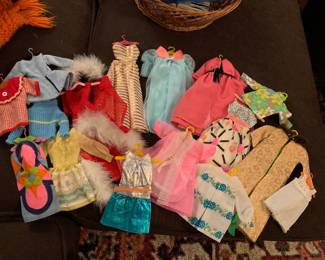 Vintage Barbie outfits - in gorgeous condition!