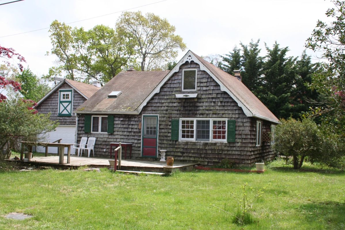 Long Island Estate Liquidators in Patchogue, NY starts on 6/1/2024