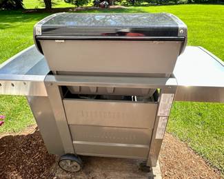 VG+ Weber Genesis II with GS4, Propane Tank, Weber Cover 