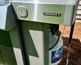 VG+ Weber Genesis II with GS4, Propane Tank, Weber Cover 