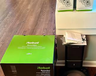 Like New iRobot Roomba S9+ with Supplies