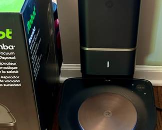 Like New iRobot Roomba S9+ with Supplies
