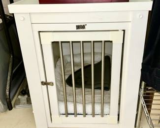 Ecoflex pet crate/end table