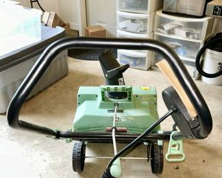 Martha Stewart electric snowblower (top view)