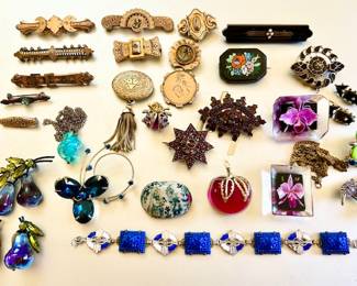 Gold plated pins, mourning jewelry, Austrian pin, earring set, quality costume jewelry!