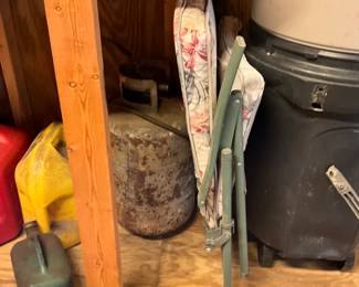 Outside storage building - Butane container, miscellaneous 