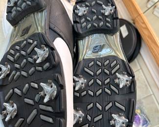 Bottom of golf shoes 