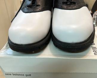 Golf shoes new, size 13 medium