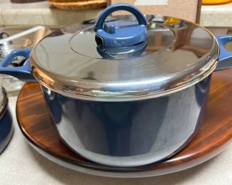 T-Fal Blue large pot with lid