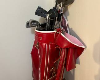 Red golf bag