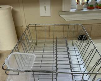 Dish rack with water catcher