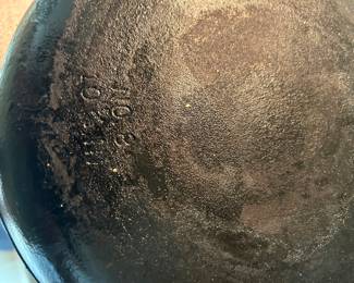 10 1/2 skillet - bottom of previous picture 