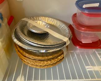 Aluminum containers, set of paper plate holders