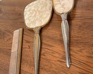Vintage mirror/dresser/comb