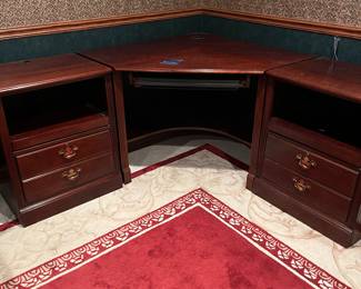 DREXEL HERITAGE CORNER DESK WITH KEYBOARD TRAY