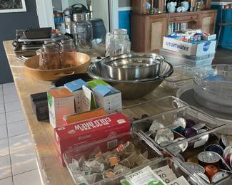 Lots of Quality Kitchenware 