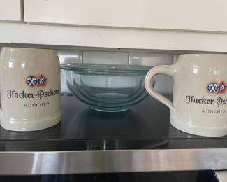 Hacker-Peschorr mugs