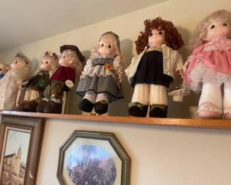 About 25 Precious Moments dolls. 