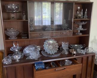 MCM hutch in wonderful shape. 