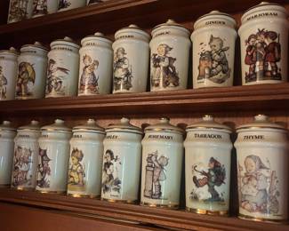 Hummel spice rack with jars. 