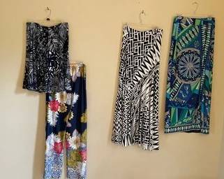 Lot Of 2 Knit Skirts C65