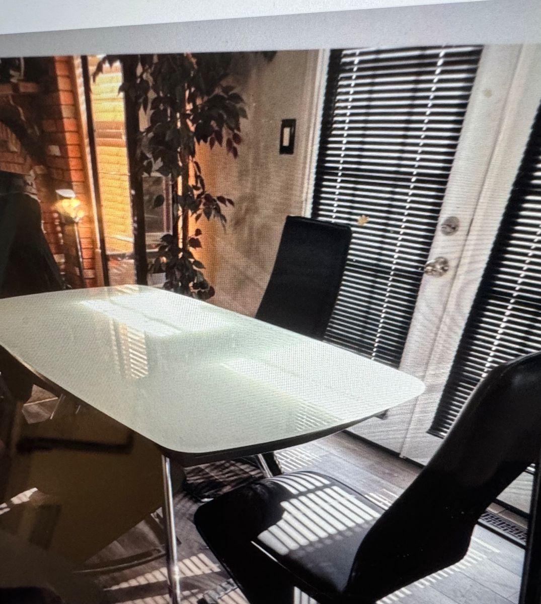 4 nice mermaid chairs plus nice dining room table