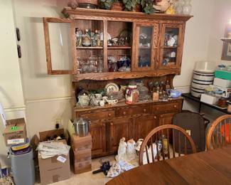 Breakfront/china cabinet-
