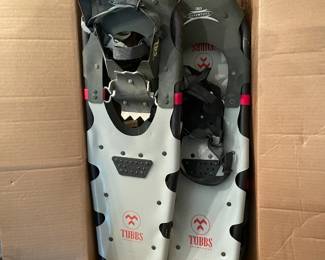 Tubbs 30 snow shoes 2 pairs