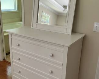 White lacquer bedroom set