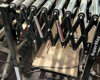 SuperMax Exandable Roller Cart