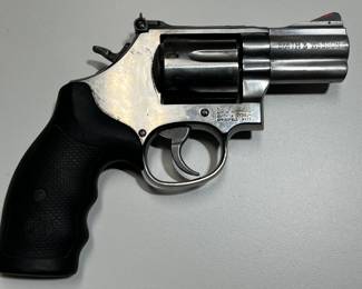 Smith & Wesson Mod 686-6 revolver, 357 magnum