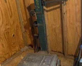 013 671 Antique Fairbanks Grain Scale