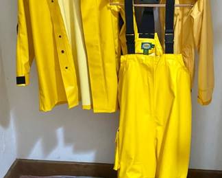005 L.L. Bean Cabelas Raincoat Overalls