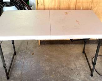 669 Small Folding Table