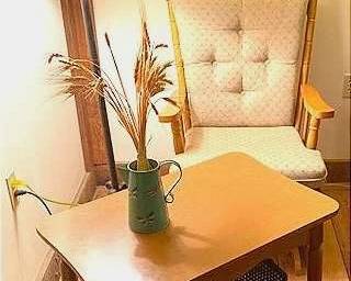 007 Comfy Little Corner