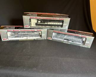 381 Atlas Master Silver Locomotive Trio